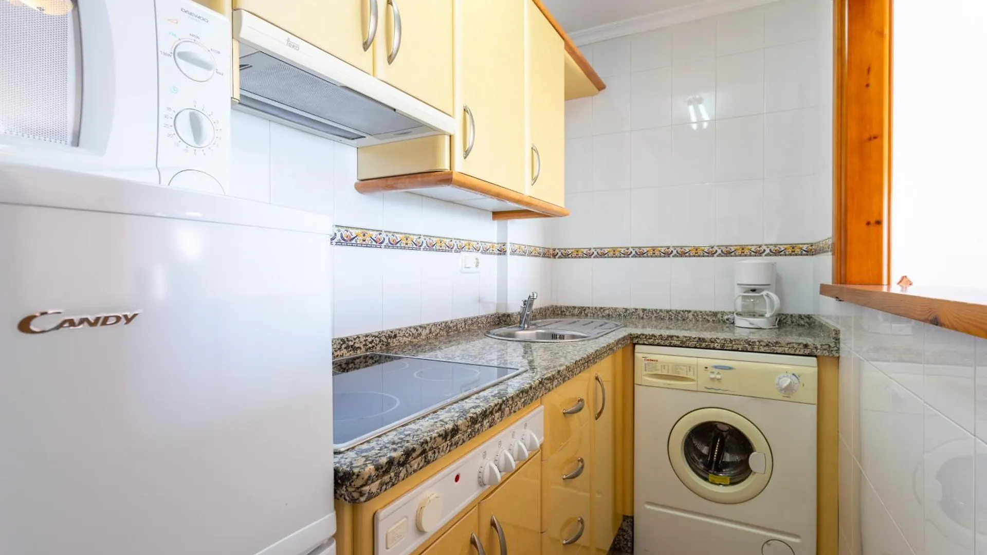 Apartamentos Solset Nerja contacts